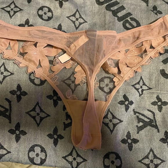 New!! - Picture 2 of 3